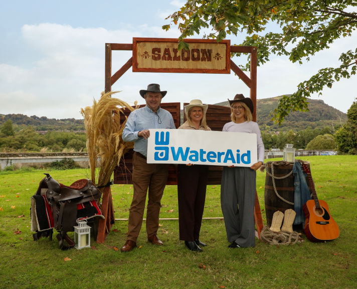 Wateraid Ball Ian Lowry, Sara Venning & Jemma Lowry ( )