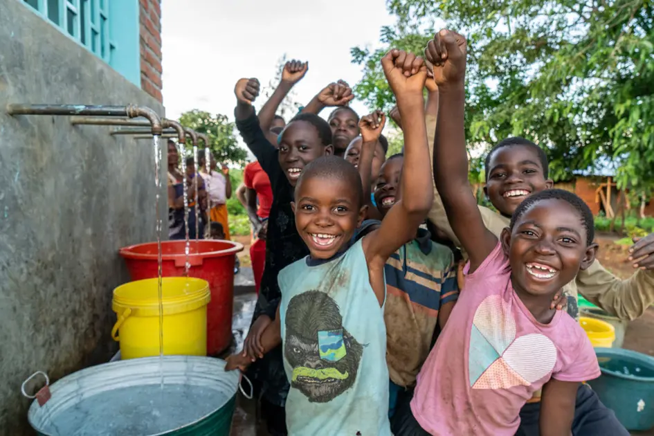 VFMLW86 070 Wateraid Dennislupenga