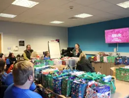 Pic1 Niwatervolunteershelpsimoncommunitythischristmas