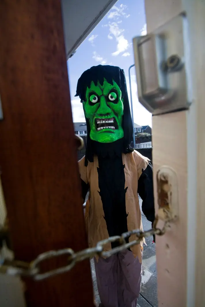 Halloween Bogus Callers ( )