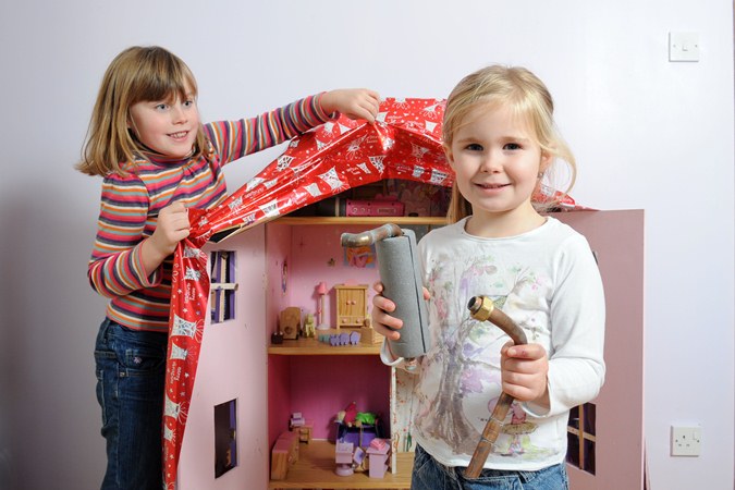 Pictured showing us how to protect our homes is Molly Walker and Laura McCrystal | NI Water News